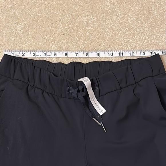 Lululemon black dance pants capri length size 8 - Picture 7 of 11